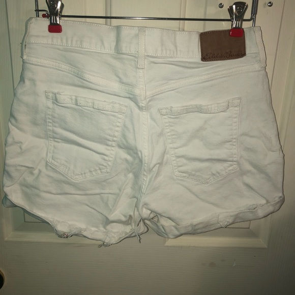 Eddie Bauer Slightly Curvy-High Rise Shorts - Picture 4 of 5